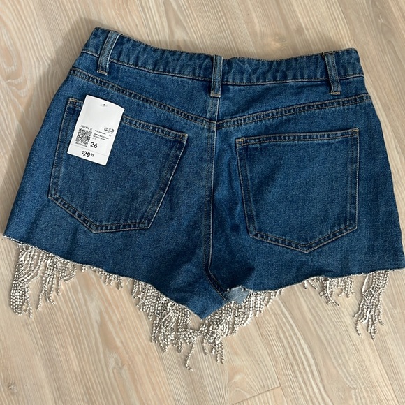 *BRAND NEW* Forever 21 rhinestone denim fringe shorts, size 26 NWT - Picture 3 of 3